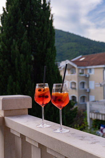 Food & Drinks, Hotel Tommy
