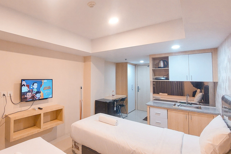 Bedroom, Cozy and Relaxing Studio Room at De Prima Apartment, Medan