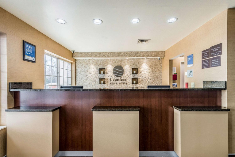 Public Area 2, Comfort Inn & Suites Dayton North, Montgomery
