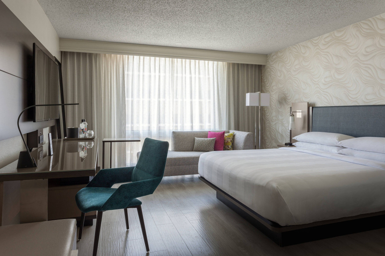 Bedroom 4, Miami Airport Marriott, Miami-Dade