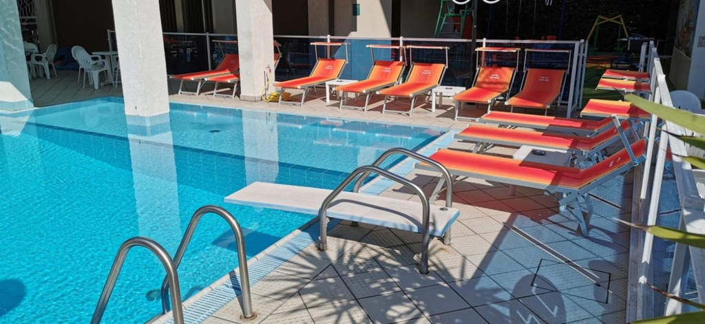 Others 3, Hotel Cosmos, Rimini