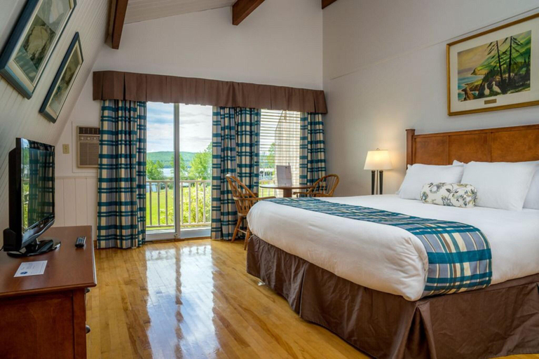 Bedroom 3, Silver Dart Lodge Baddeck, Victoria