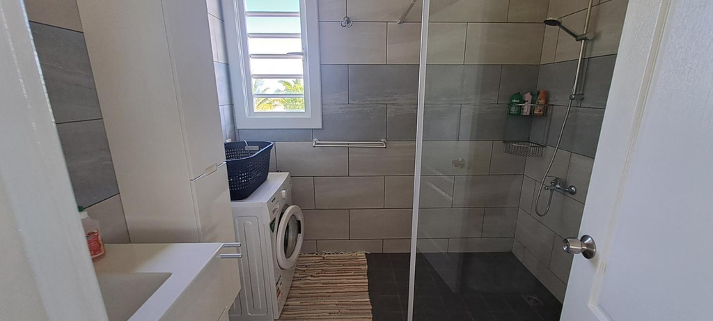 Shower, Marina Village Raiatea