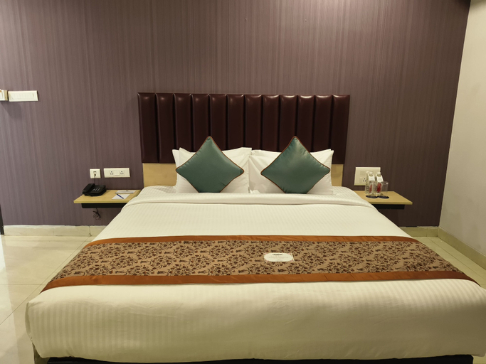 Bedroom 4, Hotel Grand Continent Hitech City, Laxmi Cyber City, Hyderabad
