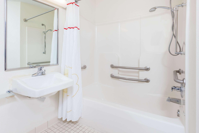 Bedroom 3, MainStay Suites Chicago Hoffman Estates, Cook
