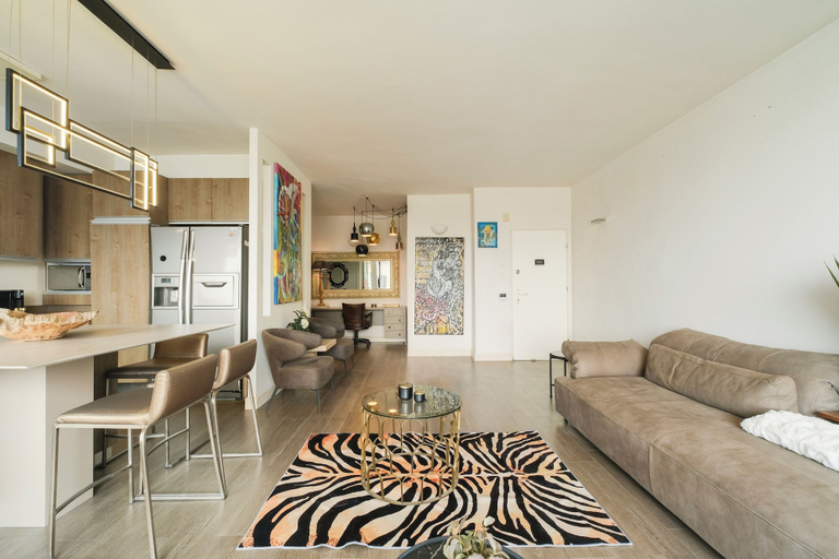 Others 3, Ramat Aviv Stylish Stay by Sea N' Rent