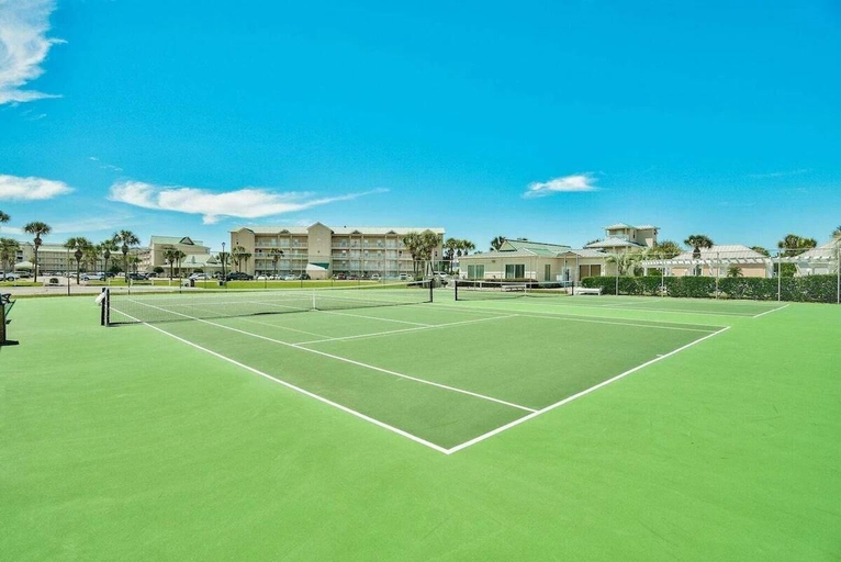 Exterior & Views 2, Maravilla 4301, Walton