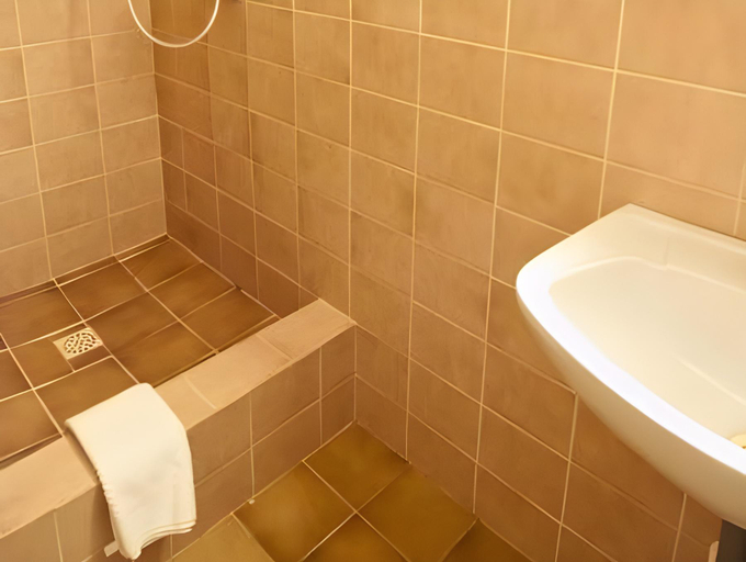 Bathroom 5, Hotel Petrovy kameny, Bruntál