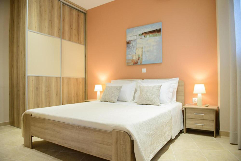 Room 5, Alimos Modern Retreat Near the Beach, Attica