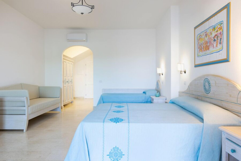 Bedroom 4, HOTEL QUATTRO LUNE, Nuoro
