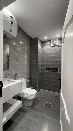Bathroom, Vatoran Luxury Apartments, Al Madinah Al Munawwarah