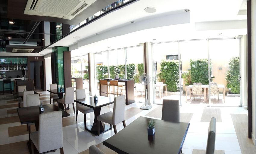 Food & Drinks 5, April Suites, Pattaya