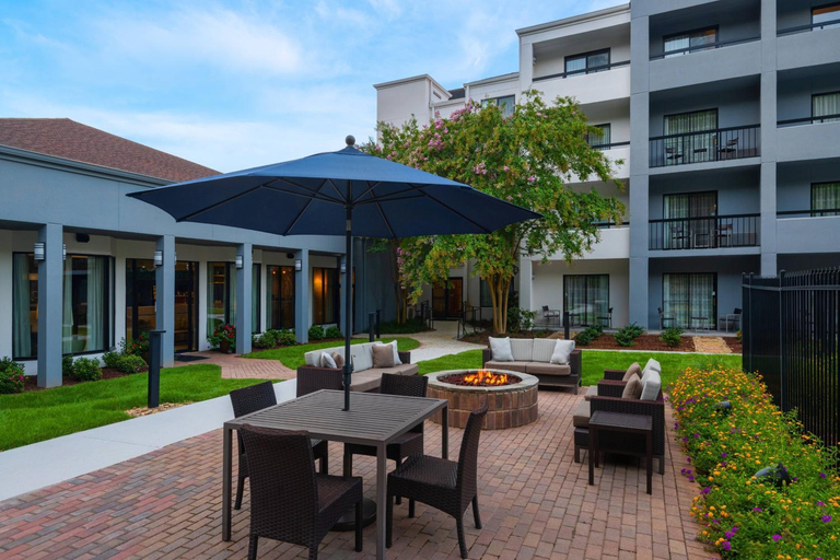 Exterior & Views, Courtyard by Marriott Atlanta Perimeter Center, Fulton