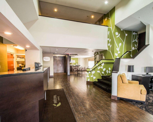 Public Area 3, Wingate by Wyndham Leesburg Florida, Lake