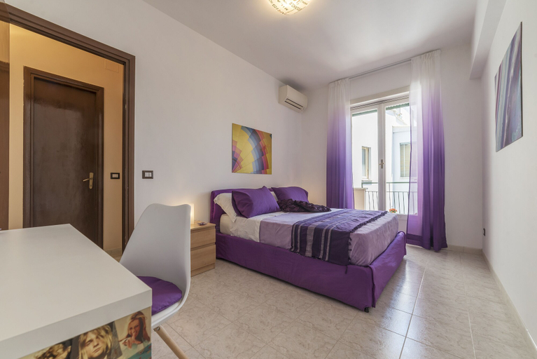 Bedroom 3, San Giovanni Apartment with Balcony, Roma