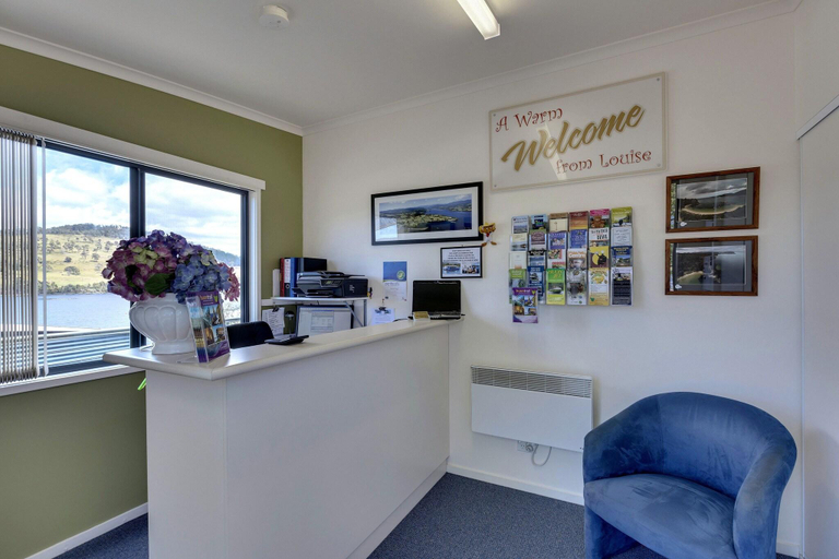 Public Area, Port Huon Cottages, Huon Valley