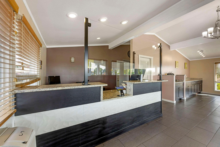 Public Area 2, Rodeway Inn Albany, Linn
