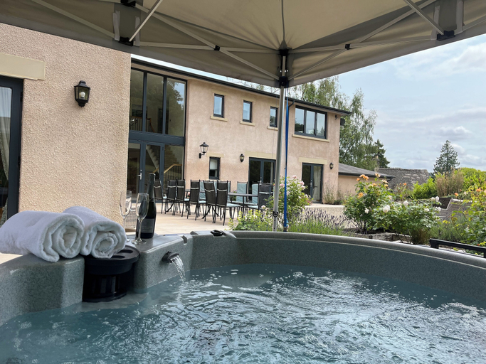 Sport & Beauty 4, Woodchester Valley House, Gloucestershire