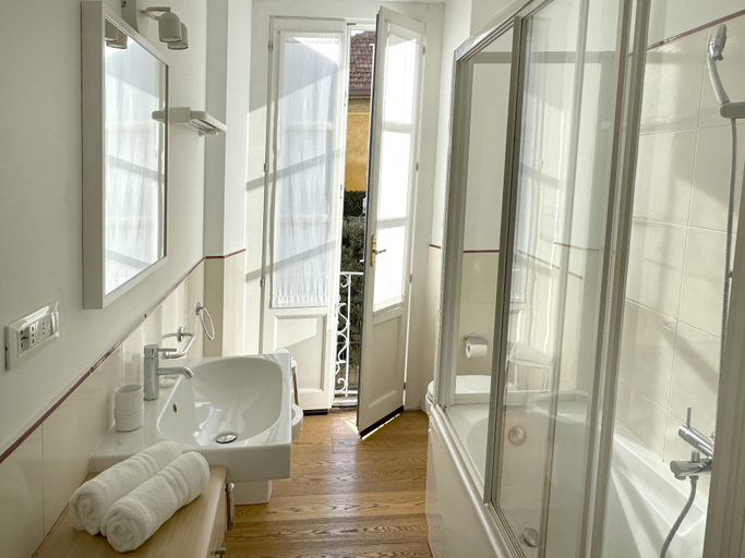 Bathroom 2, 1-bed Flat Near The Duomo, Milano