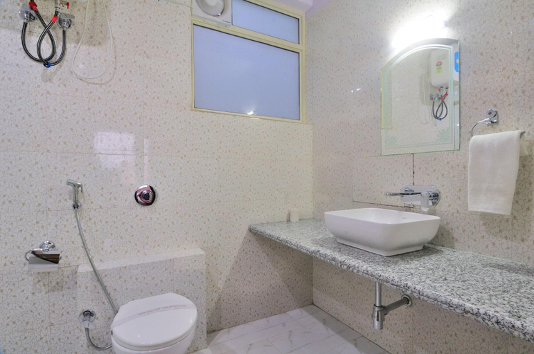 Bathroom 4, Trimrooms Mount Blue, Jaipur