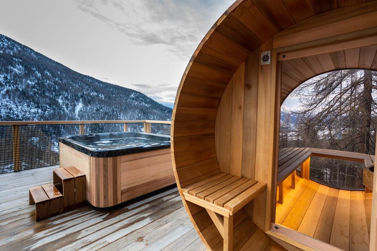 Hot tub