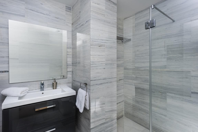Bathroom 3, Genteel Home Mateos Gago III, Sevilla