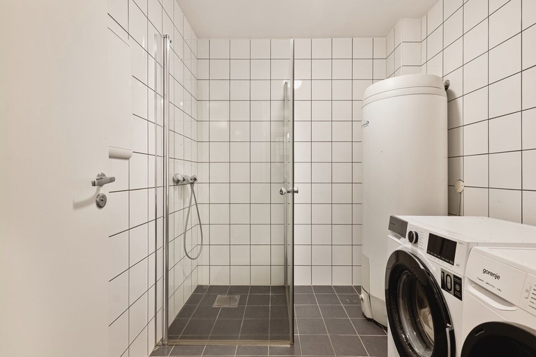 Bathroom 4, Fløyen Suites - Private Rooms I Location, Bergen