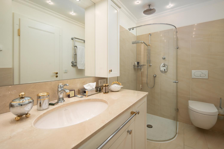Bathroom 2, Hotel Gran BelVeder, Ostholstein