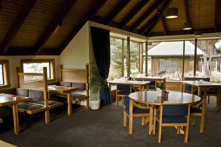 Food & Drinks 5, Alpine Lodge, Tasman
