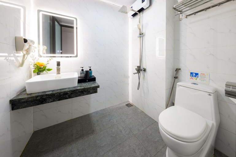 Bathroom 4, Bao Phuc Hotel, Cát Hải
