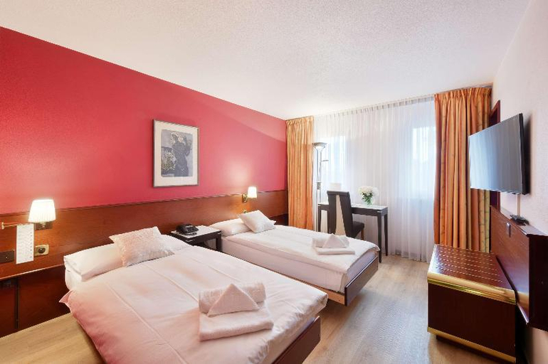 Bedroom 12