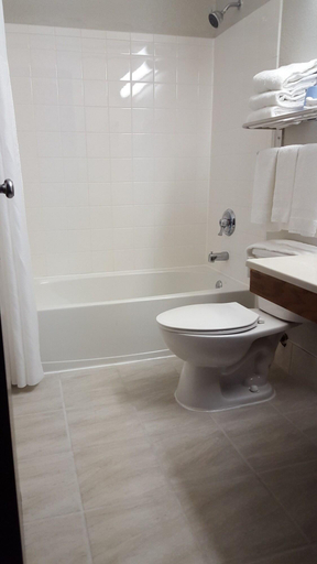 Bathroom 4, Super 8 by Wyndham Waynesboro, Waynesboro