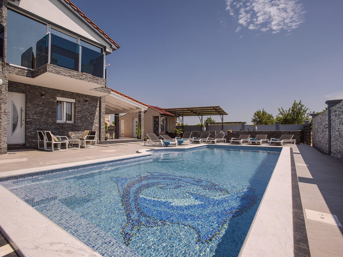 Sport & Beauty 2, Villa in Fazana near Beach with Pool, Fažana