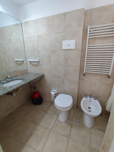 Bathroom 5, Hotel Florida, Concordia