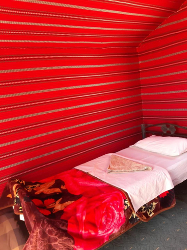 Bedroom 2, Wadi Rum pyramid camp , Quaira