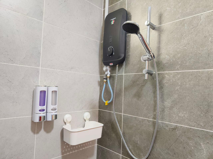 Bathroom, Twin Tower Studio Apartment by Glex 067, Johor Bahru