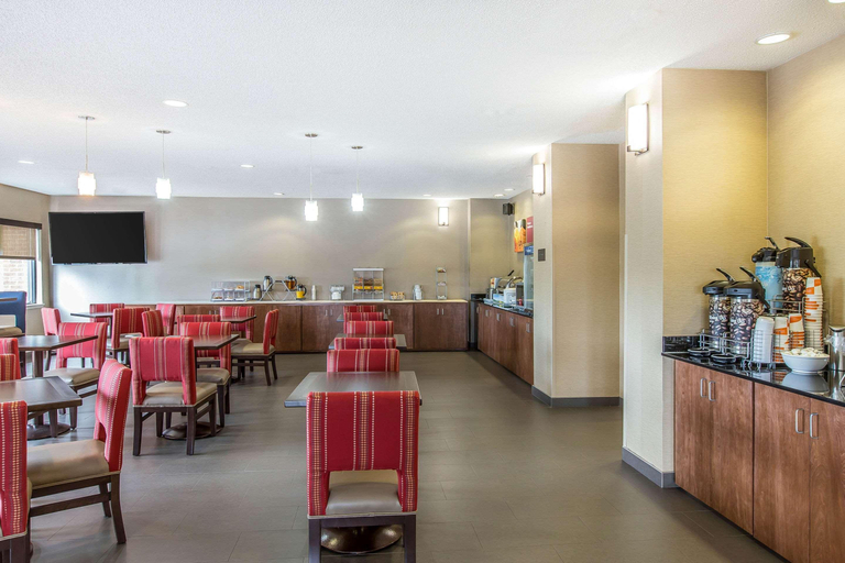Food & Drinks 5, Comfort Suites Oxford I-20 exit 188, Calhoun