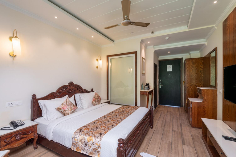 Bedroom 2, Quality inn by Lawrence Hotels, Kangra