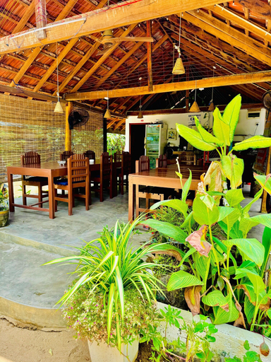 Food & Drinks 5, Diyakawa Hotel, Pothuvil