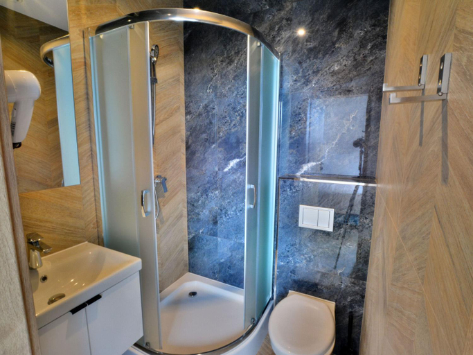 Bathroom, Apartment in Ustronie Morskie near the Beach, Kołobrzeg