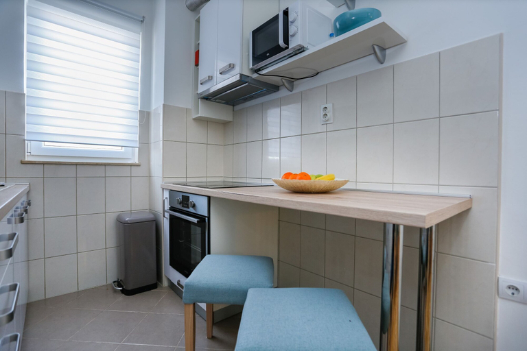 Others 2, Trogir Stylish Apartment With Balcony and Sea View, Trogir