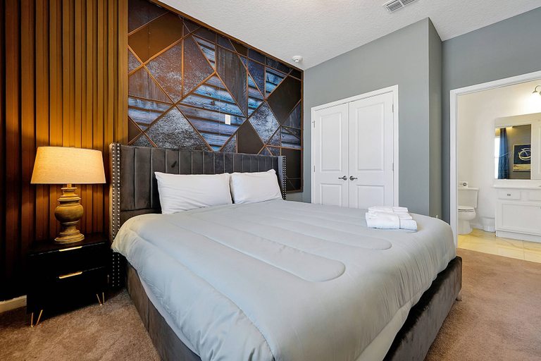 Room 3, Luxury and Sophisticated 15 BR Ensuite, Osceola