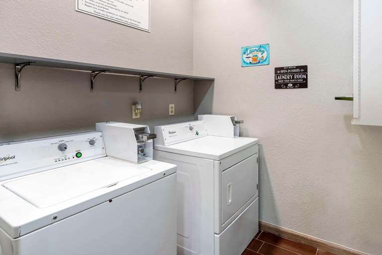Bathroom, Quality Inn & Suites Delaware, Delaware
