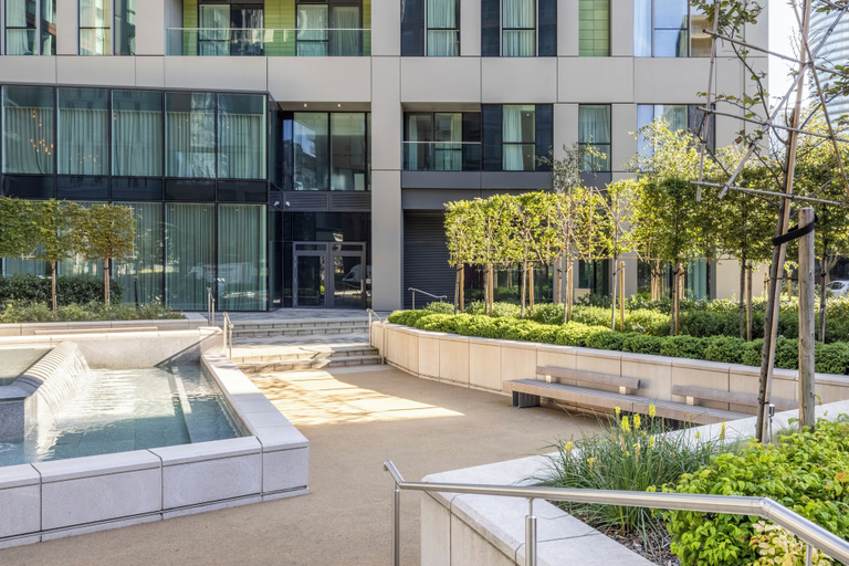 Exterior & Views 2, Urban Rest Canary Wharf Apartments, London