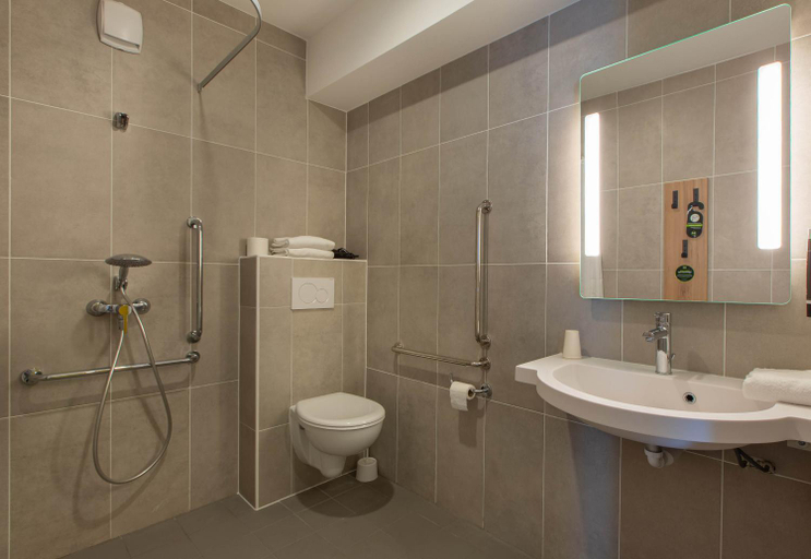 Bathroom 3, B&B Hotel Orléans Saran, Loiret