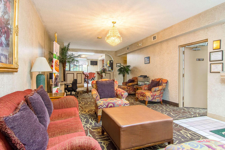 Public Area 2, Quality Inn Oakwood, Hall