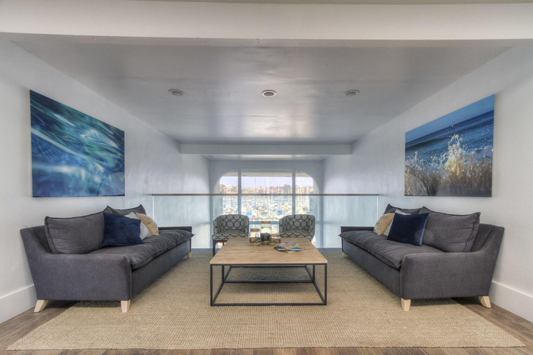 Public Area 2, Oceanside Marina Suites, San Diego