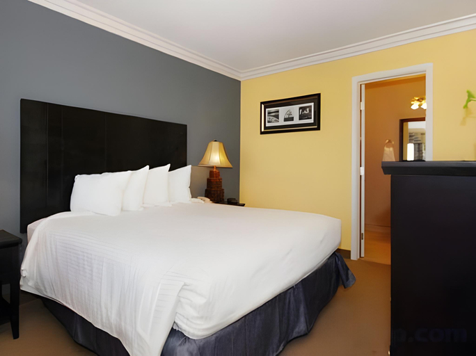 Bedroom 3, Solaire Inn & Suites, Santa Barbara
