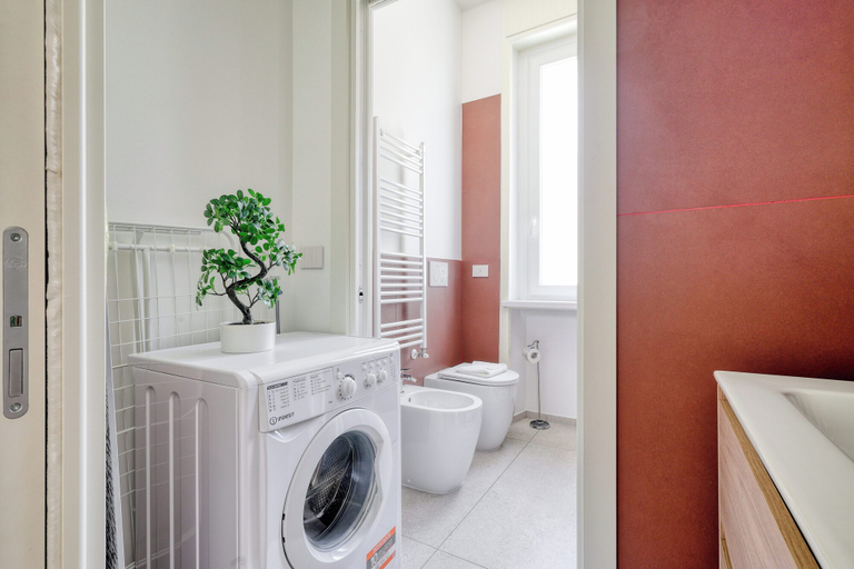 Bathroom, Bright 1-br apartment in Porta Genova, Milano