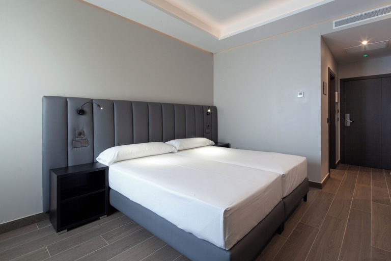Bedroom 3, Hotel Leflet Sanlúcar, Sevilla
